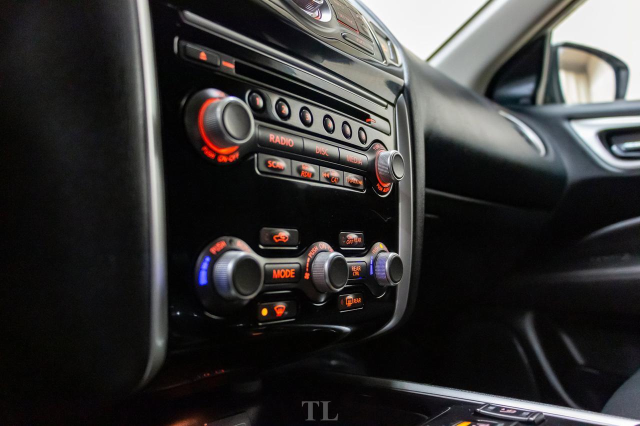 2019 Nissan Pathfinder AWD SV Nav BCam 3rd Row Seatin Red Deer AB