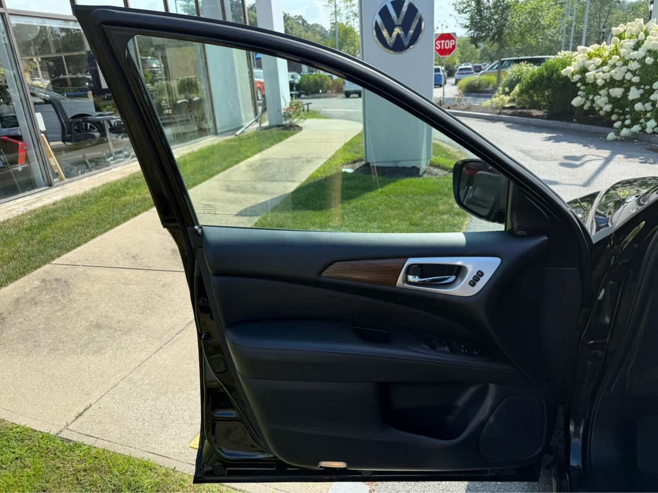 2019 Nissan Pathfinder Platinum Wellesley MA