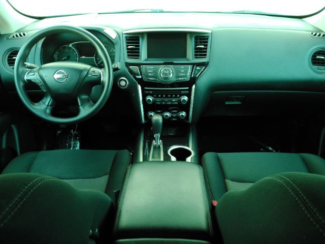 2019 Nissan Pathfinder S