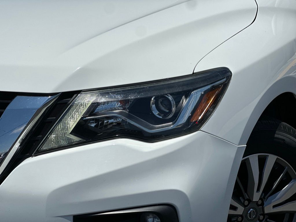 2019 Nissan Pathfinder SL