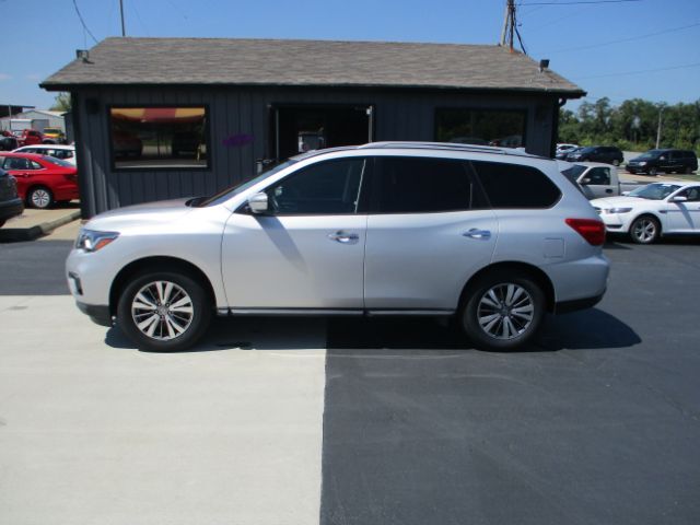 2019 Nissan Pathfinder SV