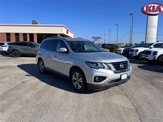 2019 Nissan Pathfinder SV