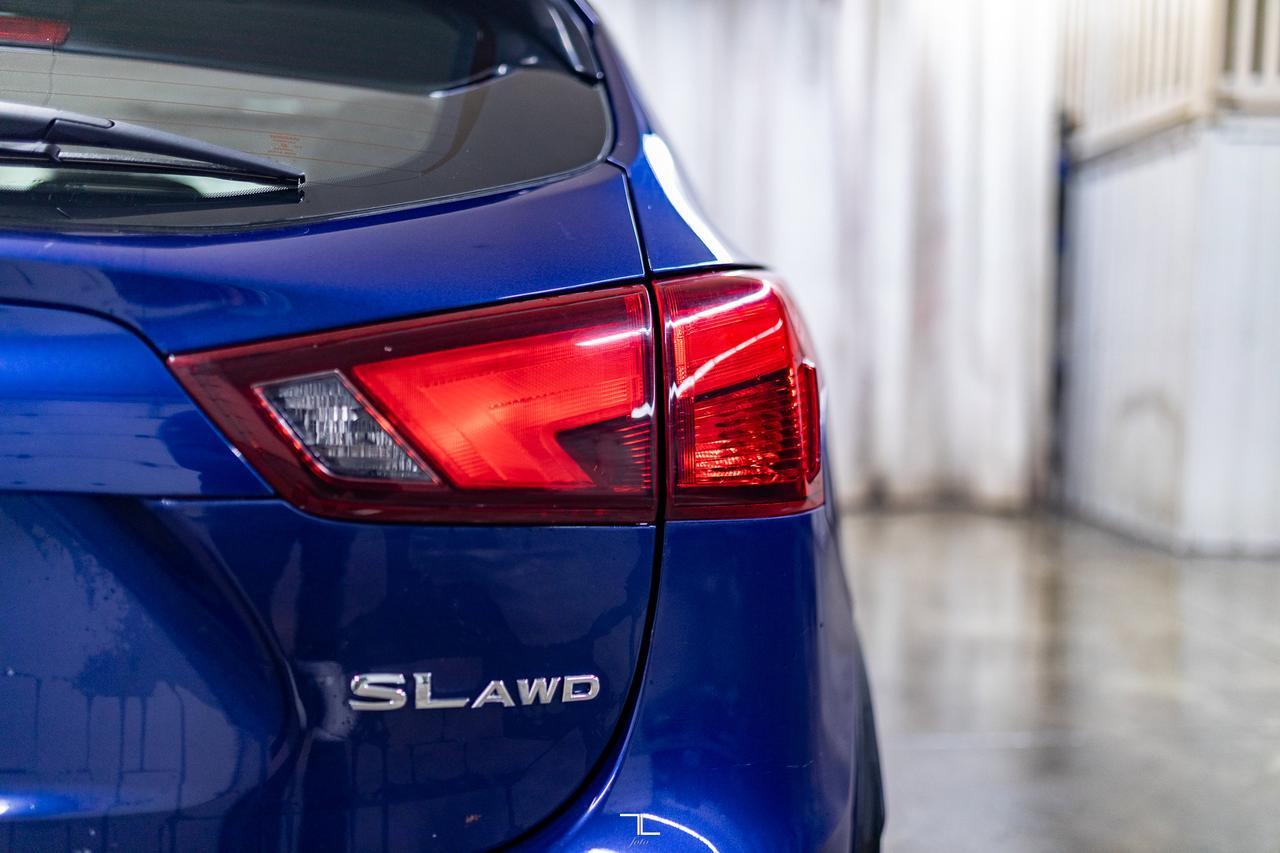 2019 Nissan Qashqai AWD SL Leather Roof Nav BCam Red Deer AB