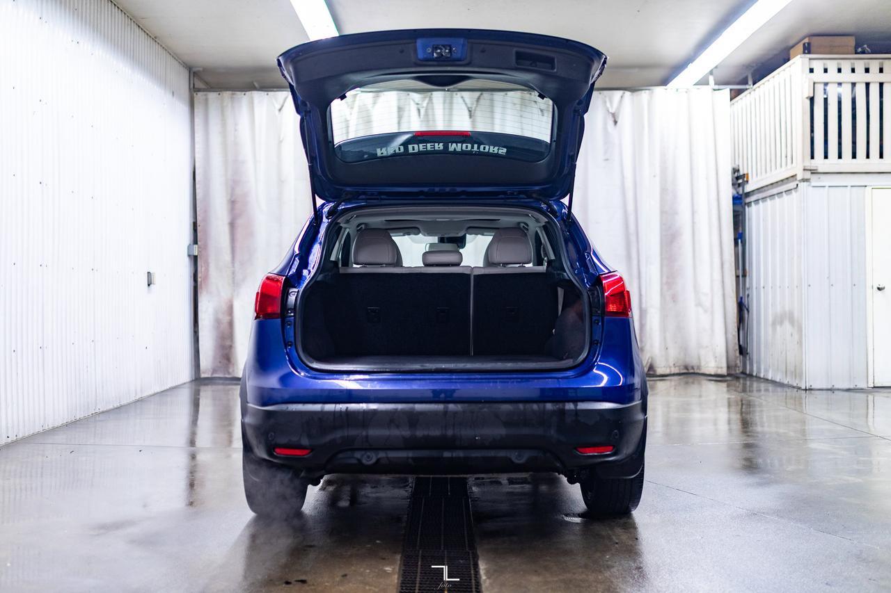 2019 Nissan Qashqai AWD SL Leather Roof Nav BCam Red Deer AB