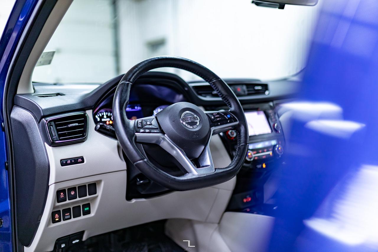 2019 Nissan Qashqai AWD SL Leather Roof Nav BCam Red Deer AB