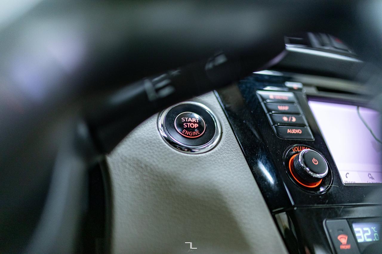 2019 Nissan Qashqai AWD SL Leather Roof Nav BCam Red Deer AB