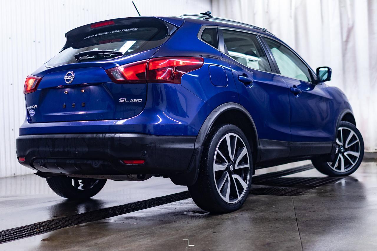 2019 Nissan Qashqai AWD SL Leather Roof Nav BCam Red Deer AB
