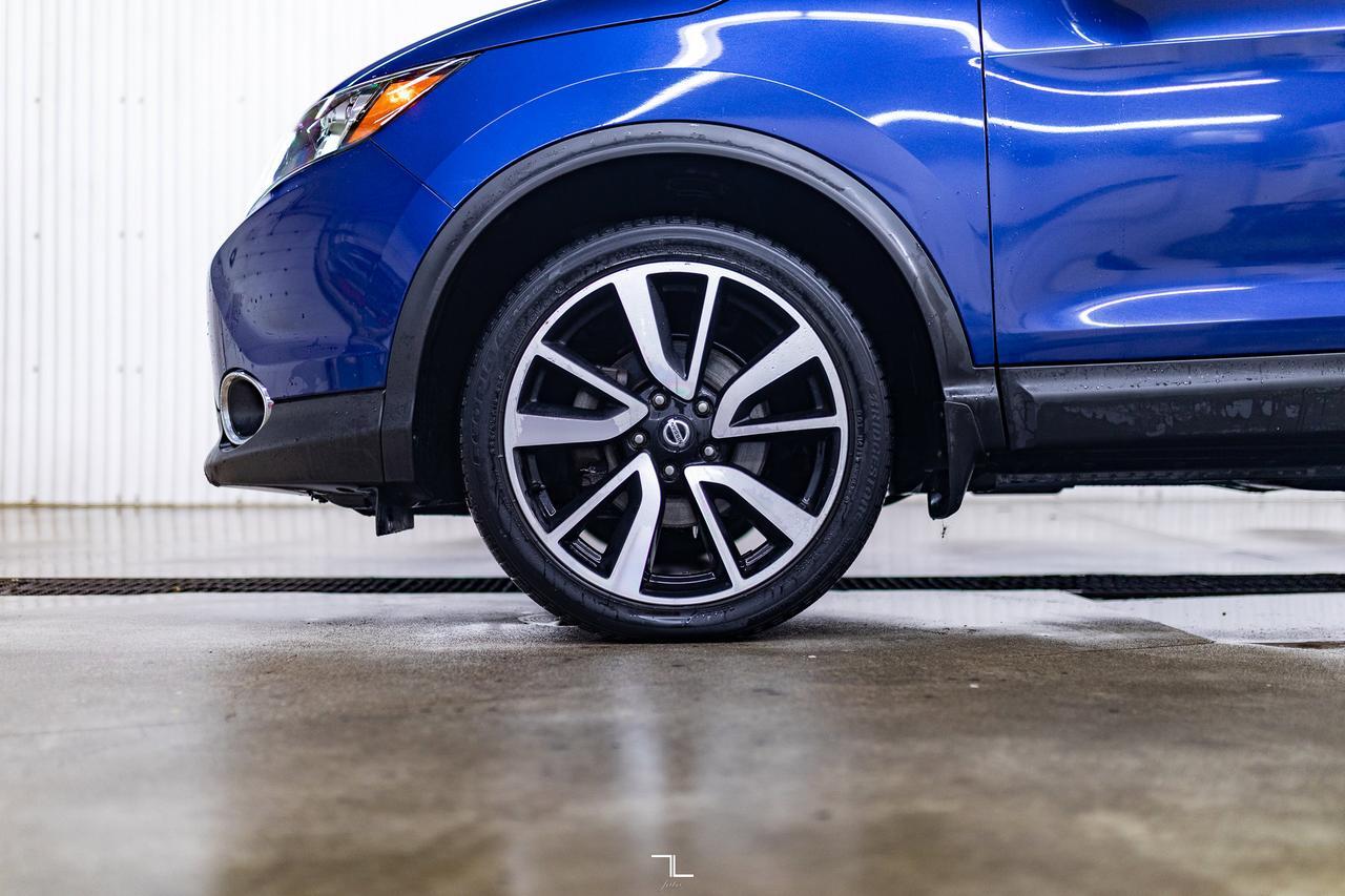 2019 Nissan Qashqai AWD SL Leather Roof Nav BCam Red Deer AB