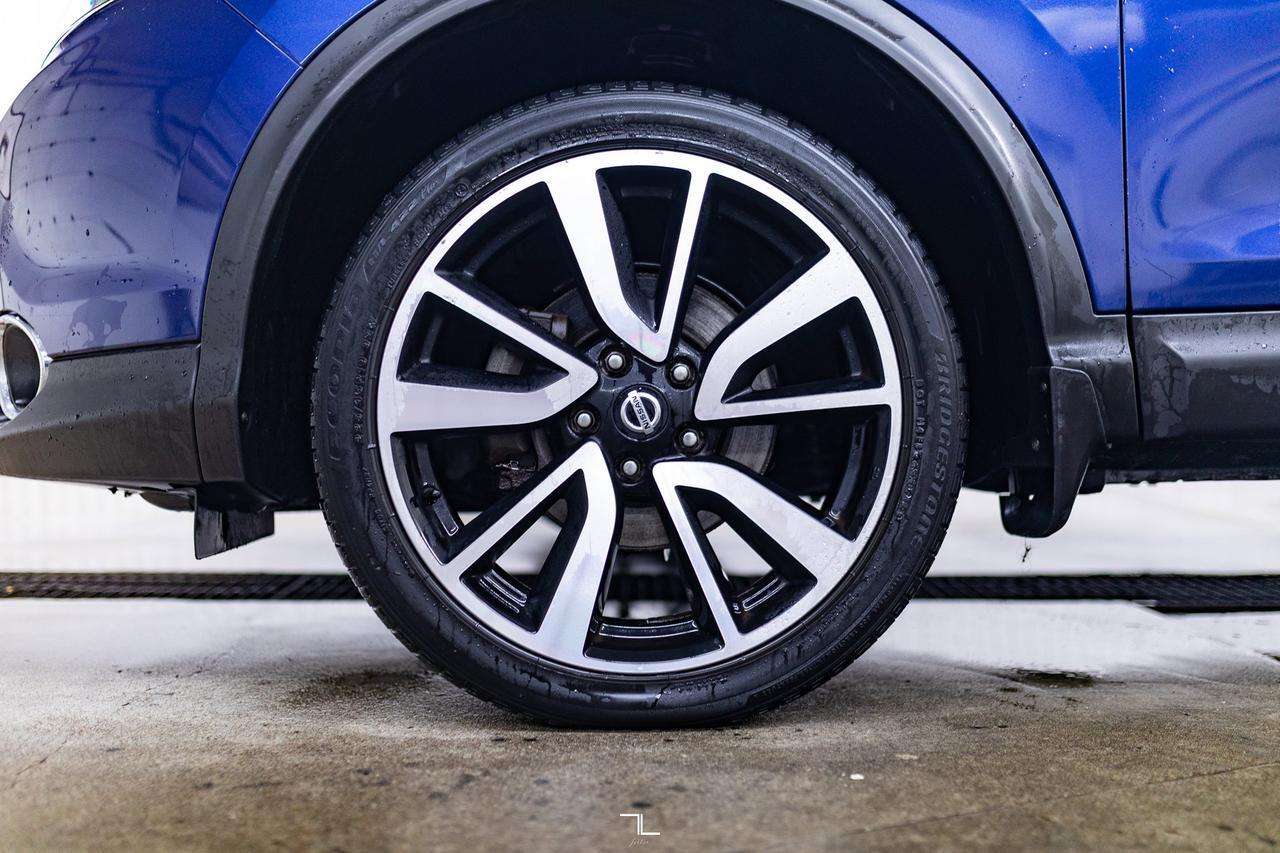 2019 Nissan Qashqai AWD SL Leather Roof Nav BCam Red Deer AB