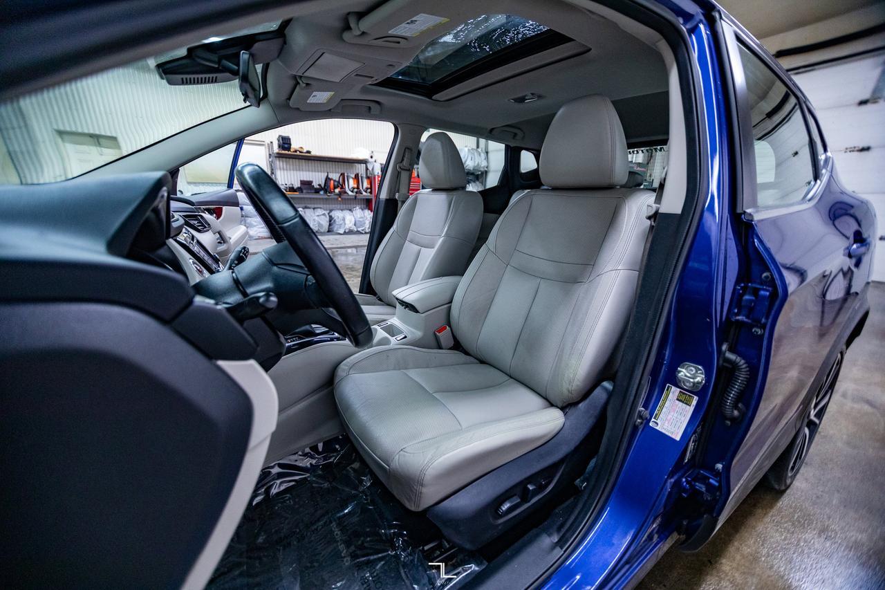 2019 Nissan Qashqai AWD SL Leather Roof Nav BCam Red Deer AB