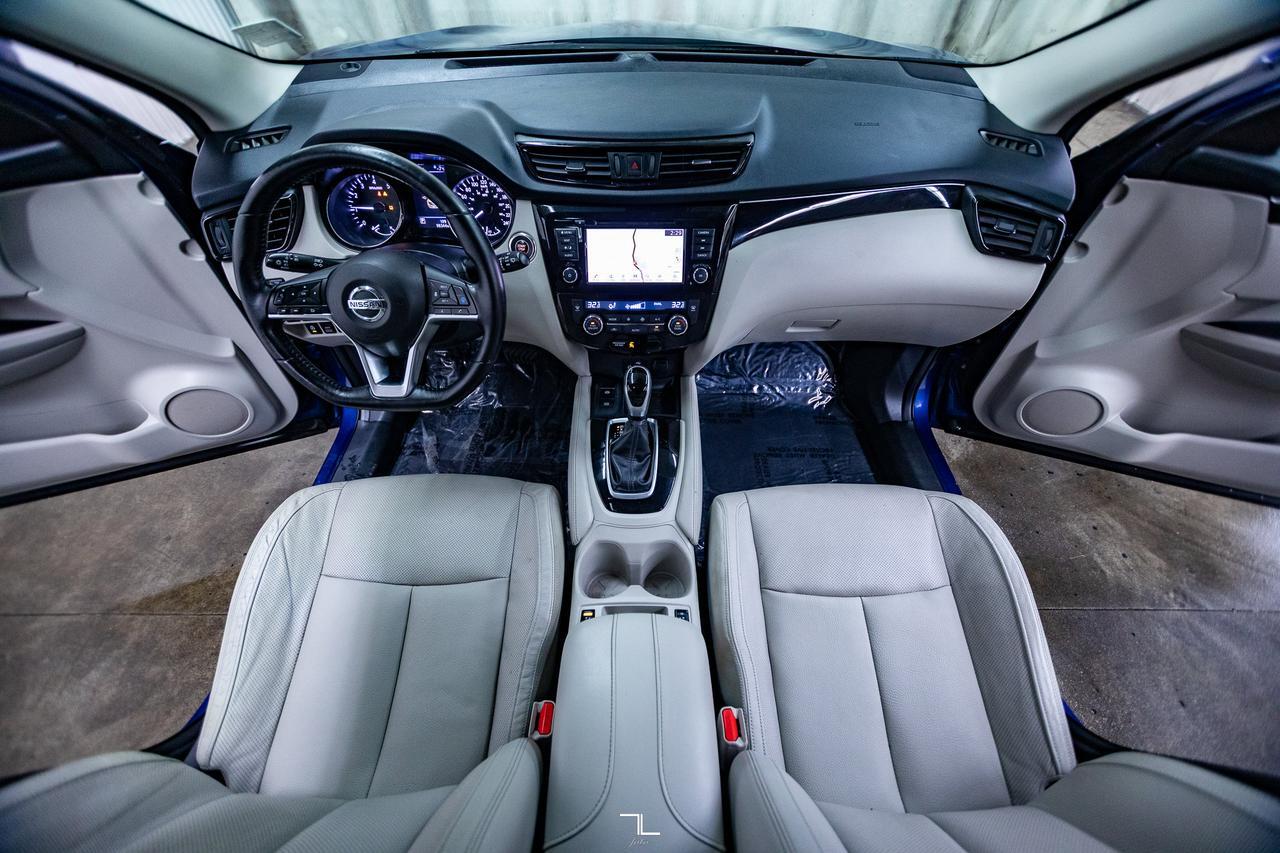 2019 Nissan Qashqai AWD SL Leather Roof Nav BCam Red Deer AB