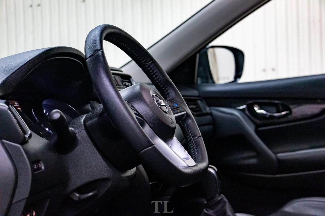 2019 Nissan Rogue AWD SL Luxury Leather Roof Nav BCam Red Deer AB