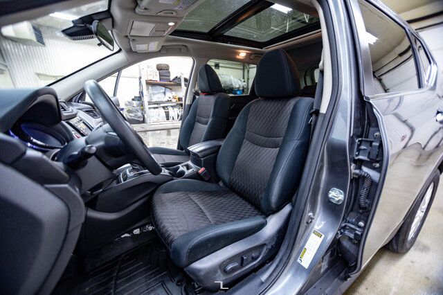 2019 Nissan Rogue AWD SV Roof BCam Red Deer AB