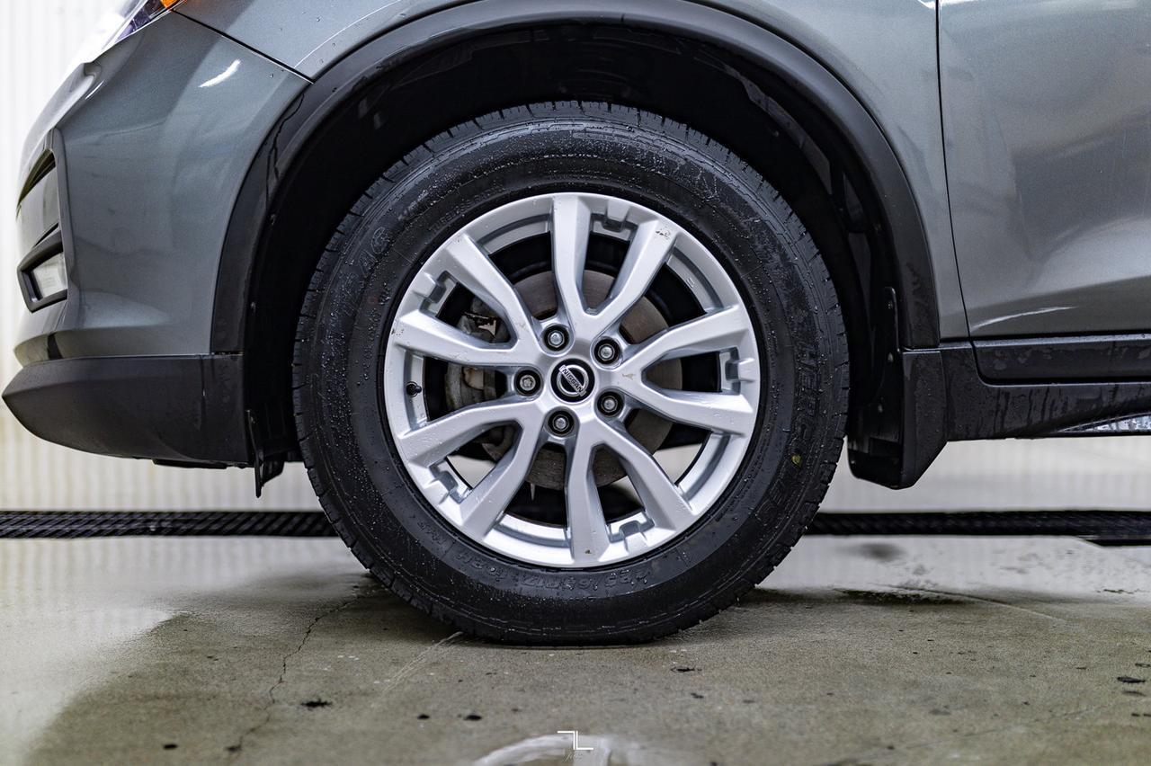 2019 Nissan Rogue AWD SV Roof BCam Red Deer AB