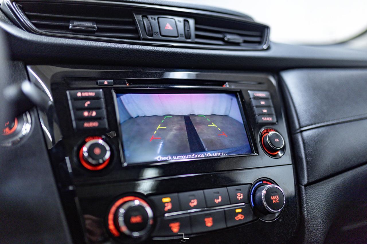 2019 Nissan Rogue AWD SV Roof BCam Red Deer AB