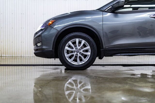 2019 Nissan Rogue AWD SV Roof BCam Red Deer AB