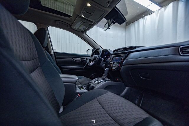 2019 Nissan Rogue AWD SV Roof BCam Red Deer AB