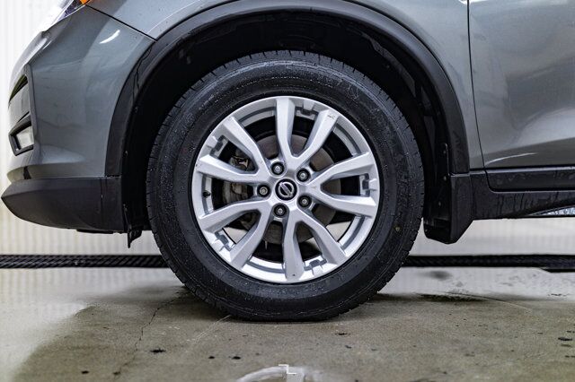 2019 Nissan Rogue AWD SV Roof BCam Red Deer AB