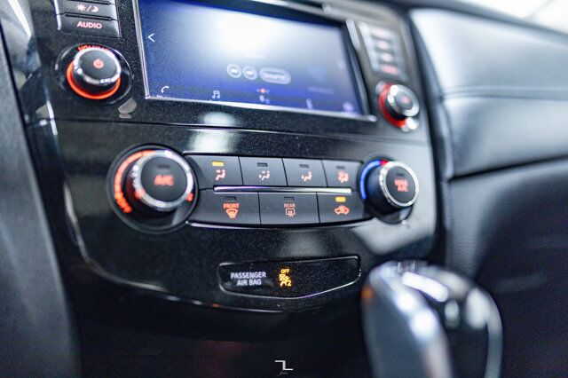 2019 Nissan Rogue AWD SV Roof BCam Red Deer AB