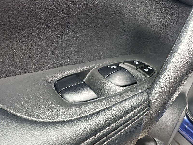 2019 Nissan Rogue SV - GREAT SERVICE HISTORY Webster MA