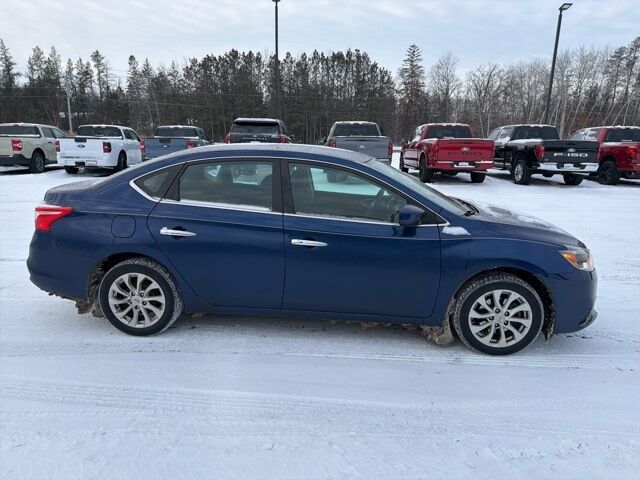 2019 Nissan Sentra SV photo 4