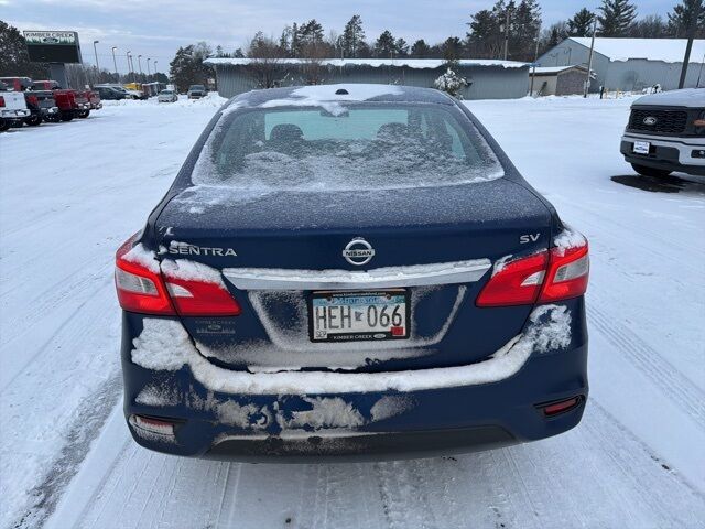 2019 Nissan Sentra SV photo 2