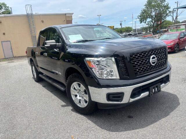 2019 Nissan TITAN SV