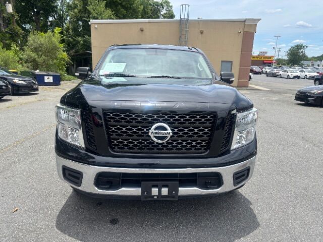 2019 Nissan TITAN SV