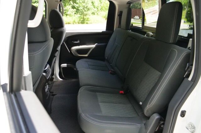 2019 Nissan Titan SV 4x4 / 5.6L V8 / Convenience Package! High Point NC