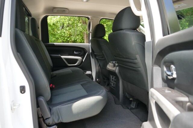 2019 Nissan Titan SV 4x4 / 5.6L V8 / Convenience Package! High Point NC
