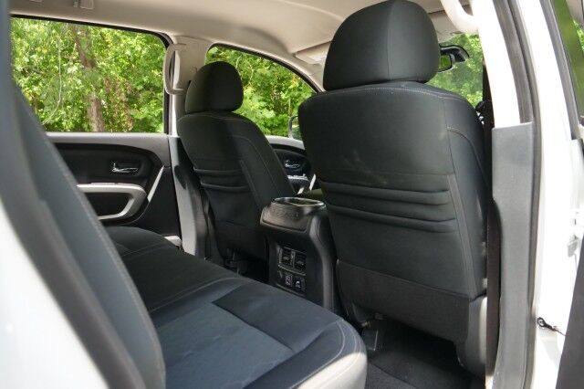 2019 Nissan Titan SV 4x4 / 5.6L V8 / Convenience Package! High Point NC