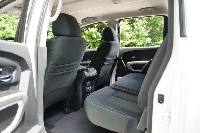 2019 Nissan Titan SV 4x4 / 5.6L V8 / Convenience Package! High Point NC