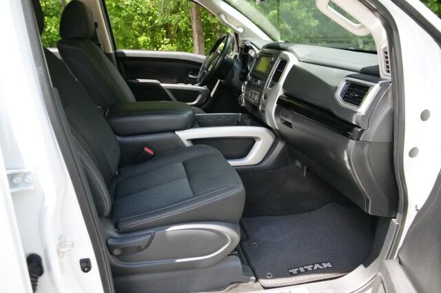 2019 Nissan Titan SV 4x4 / 5.6L V8 / Convenience Package! High Point NC