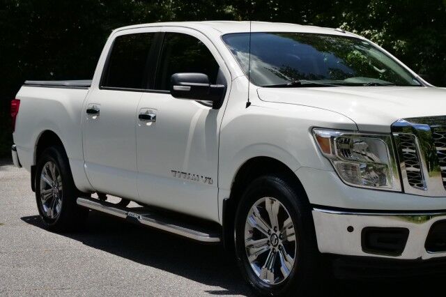 2019 Nissan Titan SV 4x4 / 5.6L V8 / Convenience Package! High Point NC