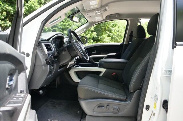 2019 Nissan Titan SV 4x4 / 5.6L V8 / Convenience Package! High Point NC