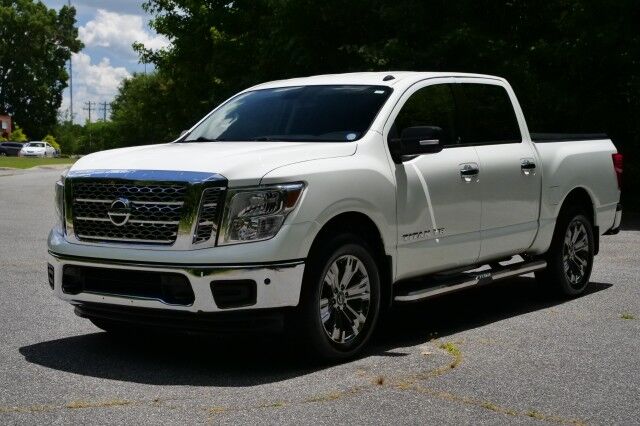 2019 Nissan Titan SV 4x4 / 5.6L V8 / Convenience Package! High Point NC