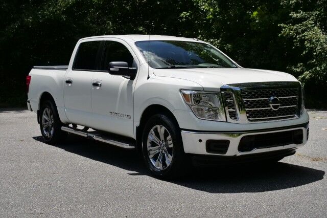 2019 Nissan Titan SV 4x4 / 5.6L V8 / Convenience Package! High Point NC