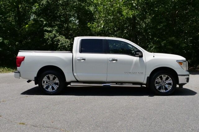 2019 Nissan Titan SV 4x4 / 5.6L V8 / Convenience Package! High Point NC