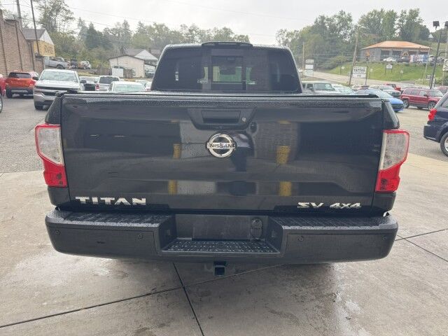 2019 Nissan Titan SV photo 3