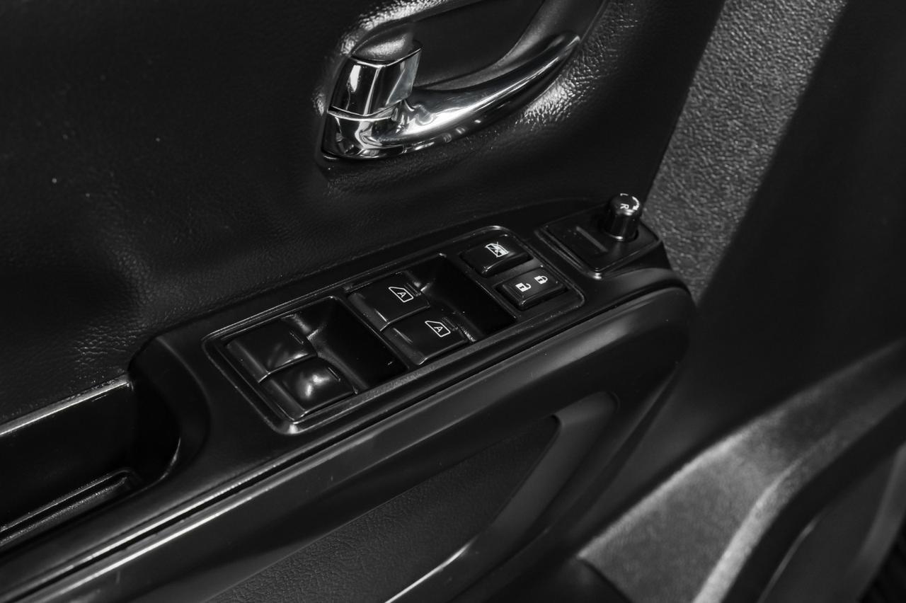 2019 Nissan Titan XD SL CREW CAB 4WD AUTOMATIC BLIND SPOT ASSIST NAVIGATION LEATHER H Carrollton TX