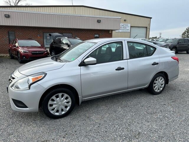 2019 Nissan Versa 4-Door Sedan S Plus