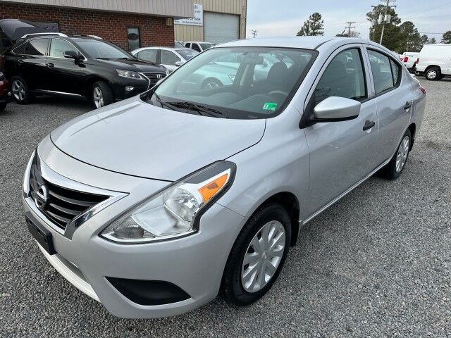 2019 Nissan Versa 4-Door Sedan S Plus