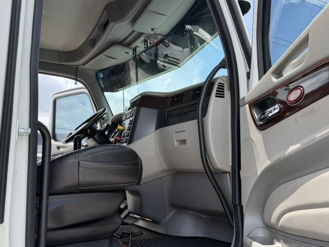 2019 Peterbilt 377 Extended Cab 30-Ton NRC 30CS Heavy Duty Wrecker Truck Miami FL