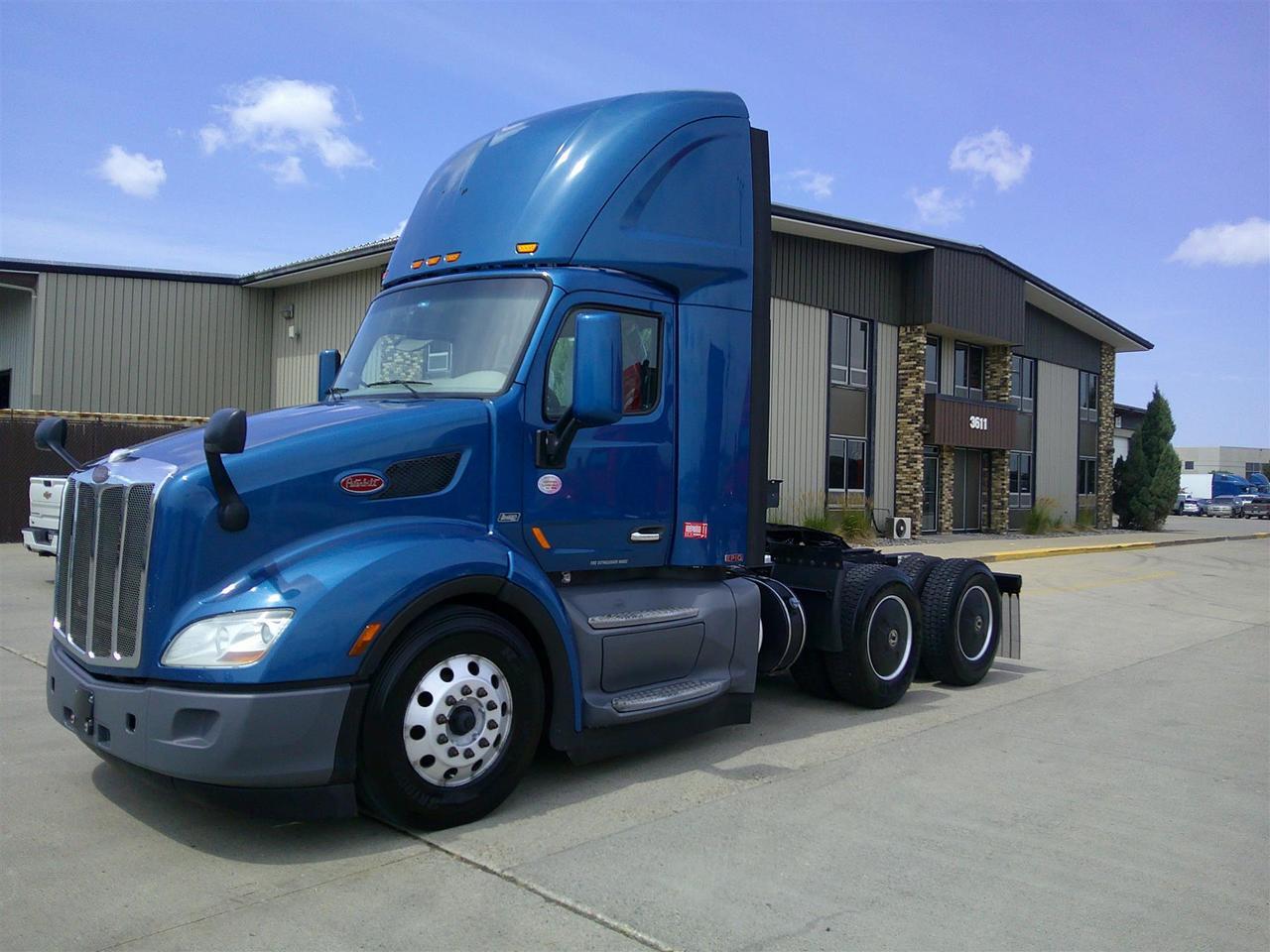 2019 Peterbilt 579 Non-Sleeper