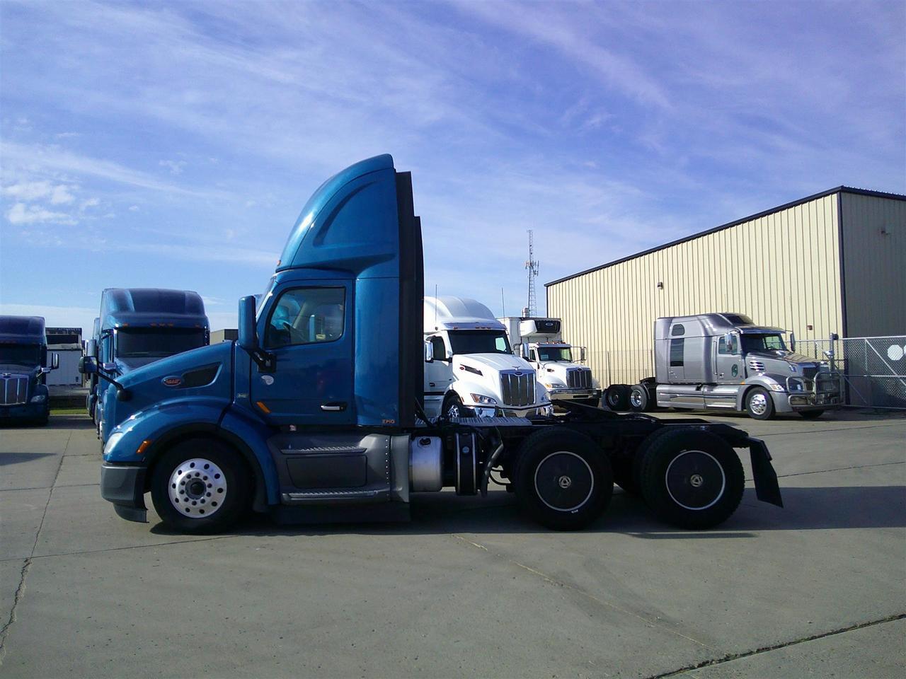 2019 Peterbilt 579 Fargo ND