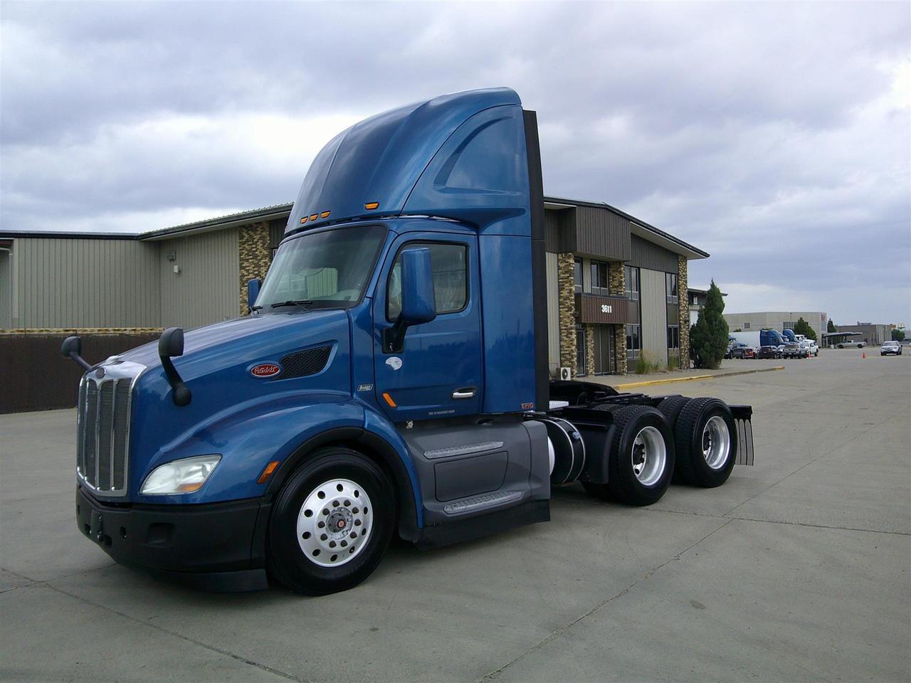 2019 Peterbilt 579 Non-Sleeper