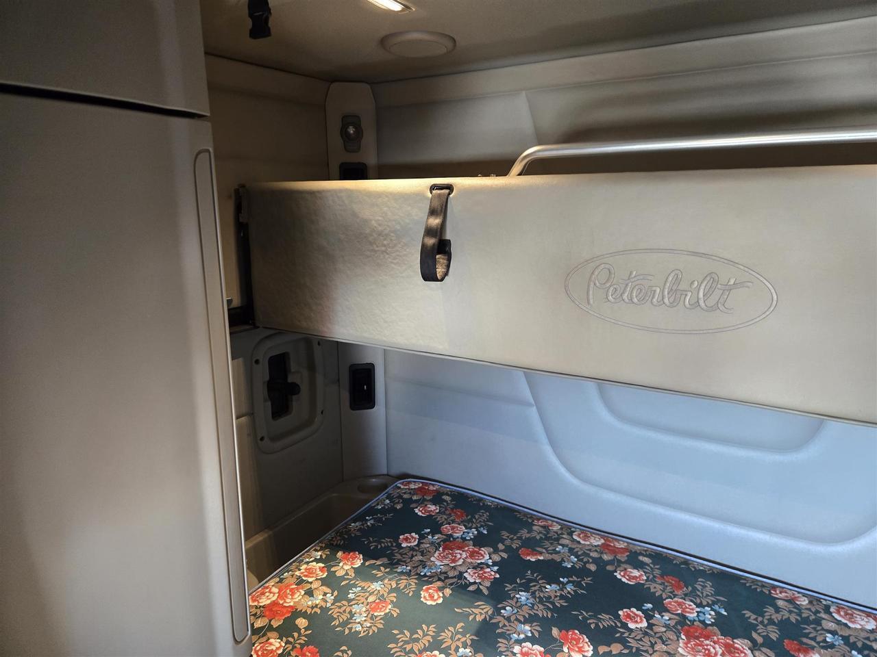 2019 Peterbilt 579 72" Mid Roof South St. Paul MN