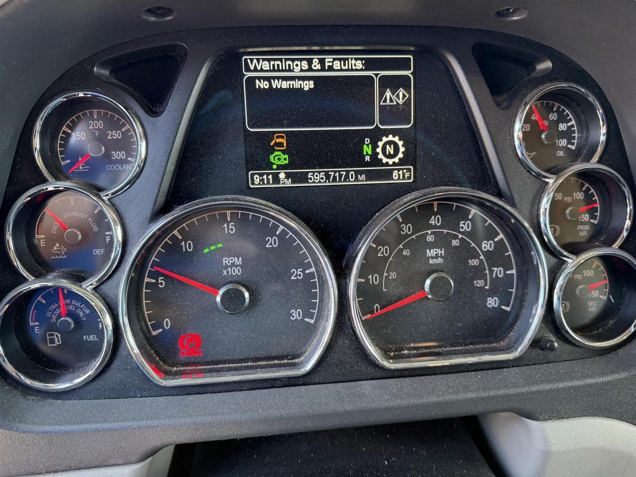 2019 Peterbilt 579 in Fargo, ND — photo 8