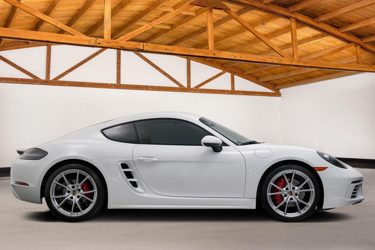2019 Porsche Cayman S photo 6