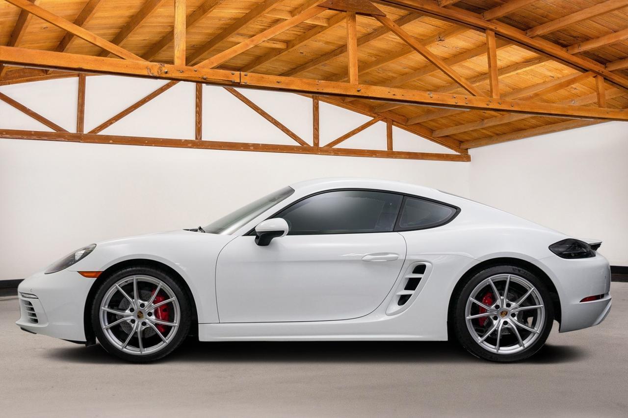 2019 Porsche Cayman S photo 2